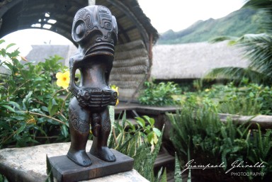 19871000_Moorea_053.jpg